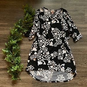 🖤🖤Unique black and white Lularoe Irma!!🖤🖤